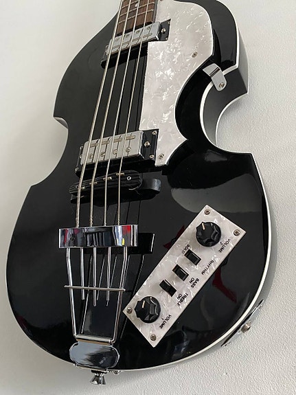 Höfner HI-Series bassokitara