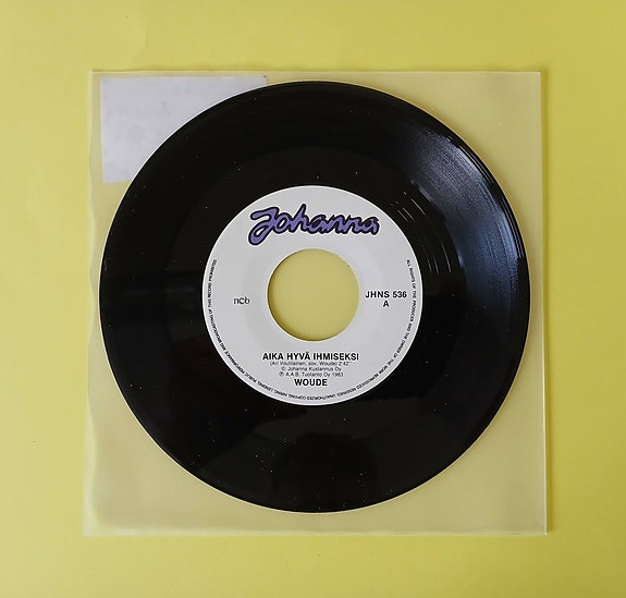 WOUDE: Aika hyvä ihmiseksi / Vuodet vierii 7" (Johanna, 1983)