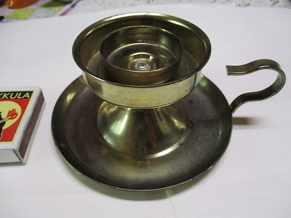 Metallinen kynttilänjalka