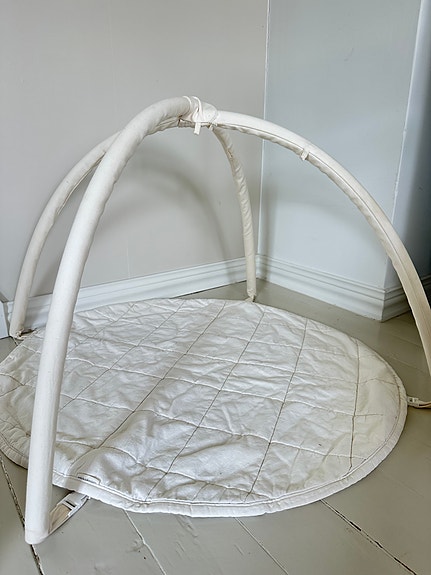 Kids concept leikkimatto ja leikkikaari vauvalle, luonnonvalkoinen