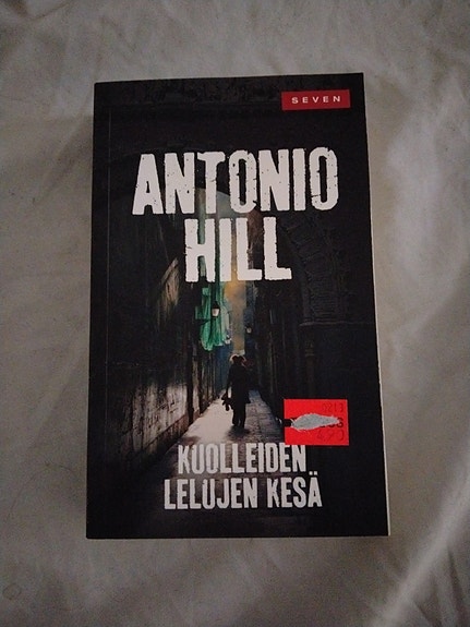 Antonio Hill Kuolleiden lelujen kesä pokkari
