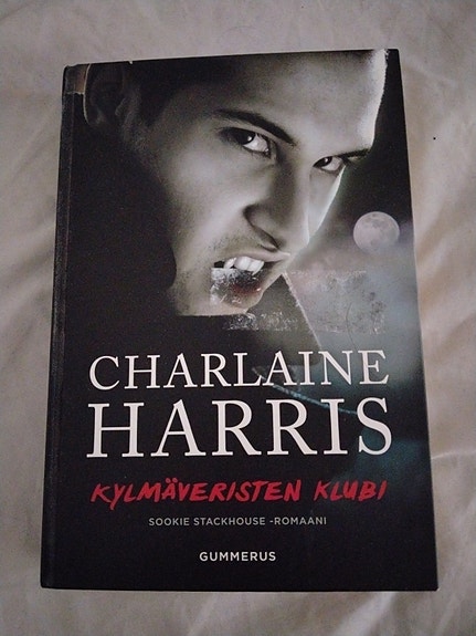 Charlaine Harris Kylmäveristen klubi kirja