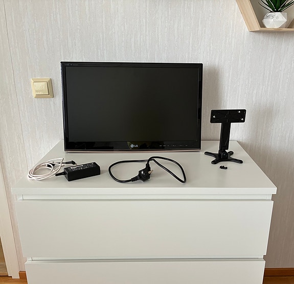 TV 24” LG full hd