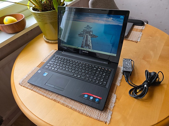 Lenovo G50 / 15,6" FHD / i3 / 8GB / 256GB SSD / Windows 11