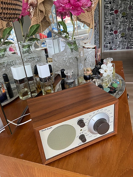 Tivoli Audio Model One pöytäradio puukuorella