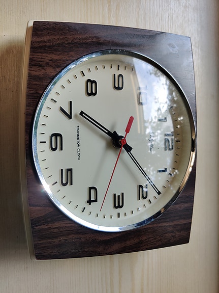 Seinäkello retro vintage 70-luvulta