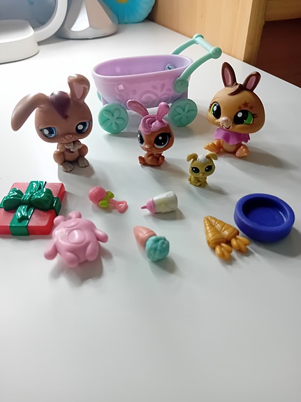 Littlest Pet Shop hahmot ja tavarat