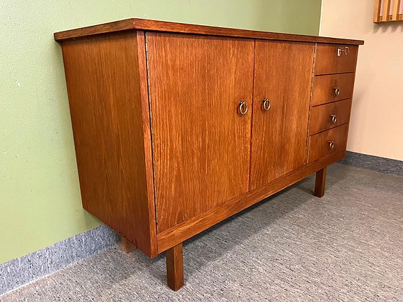 💎 Vintage teak-senkki / TV-taso 60-luku – Alkuperäinen avain tallella!