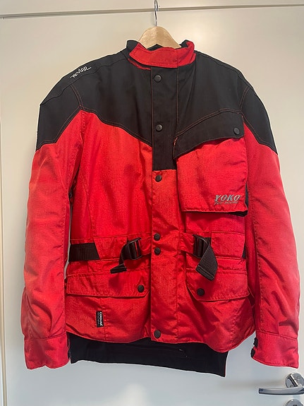 YOKO Gore-Tex ajoasu irroitettavalla lämpövuorilla koko M (50-52)