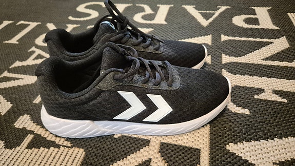 hummel lenkkarit 40