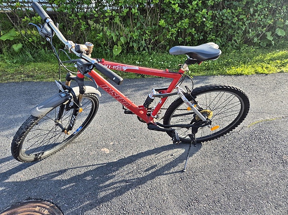 Insera maastopyörä 26" punainen miehille