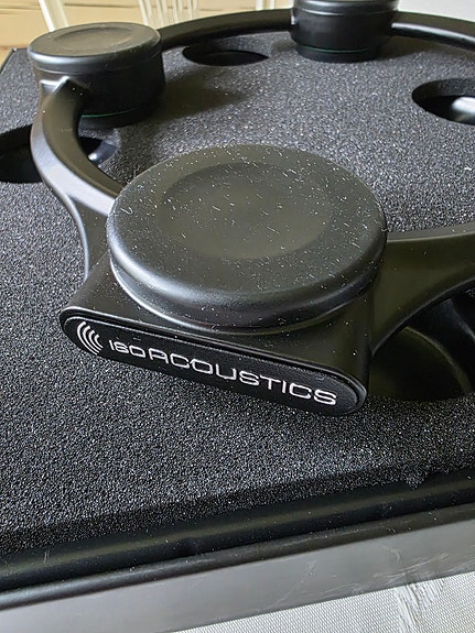 IsoAcoustics Aperta Sub