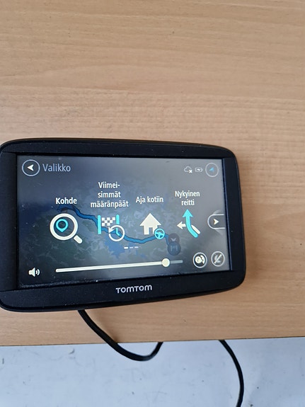 navigaattori  tomtom