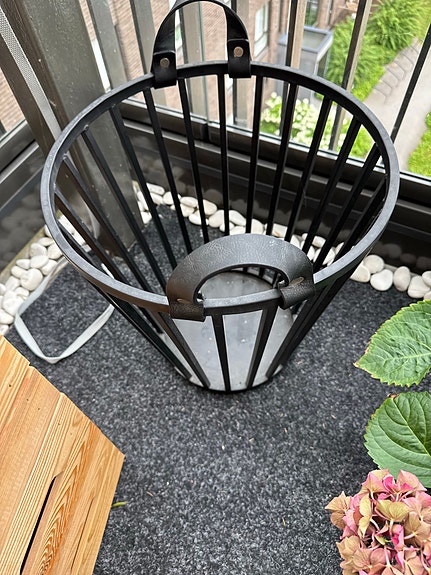 IKEA metallinen kori musta