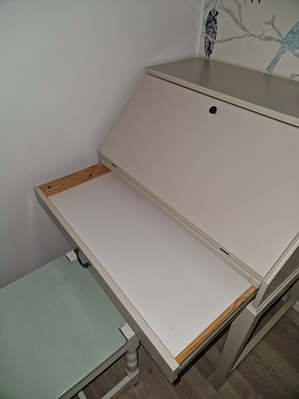 Ikea Hemnes työpöytä/lipasto