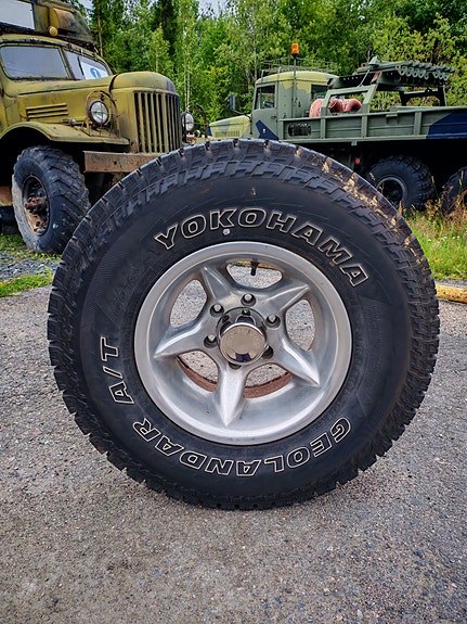 Yokohama 31x10.50R15 Maastorenkaat vanteilla