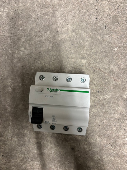 Schneider Electric Vikavirtasuojakytkin