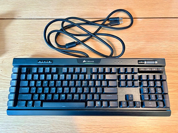 Corsair K95 RGB Platinum XT -näppäimistö, Cherry MX -kytkimet