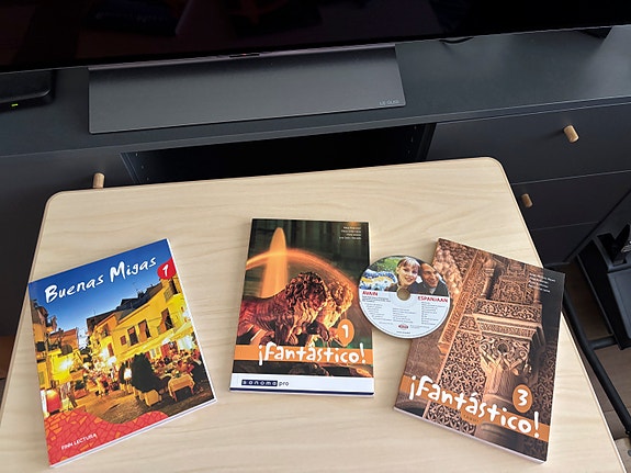 ¡Fantástico! ja Buenas Migas espanjan oppikirjat + CD