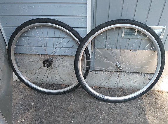 28" vanteet renkaineen