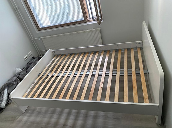 IKEA LURÖY sänky valkoinen 140x200