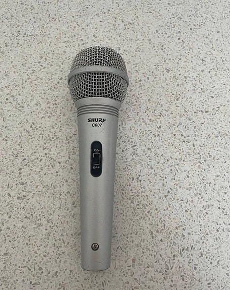 Shure C607