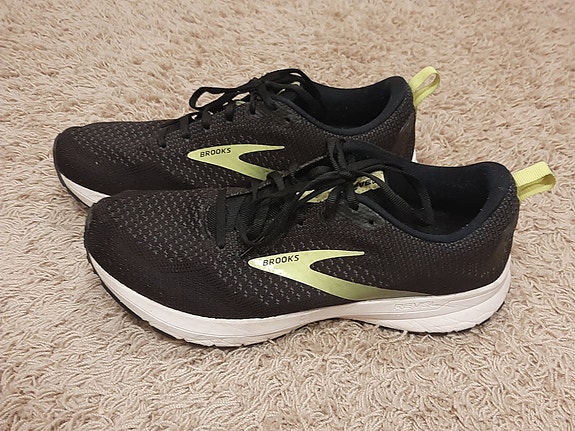 Brooks lenkkarit 42.5