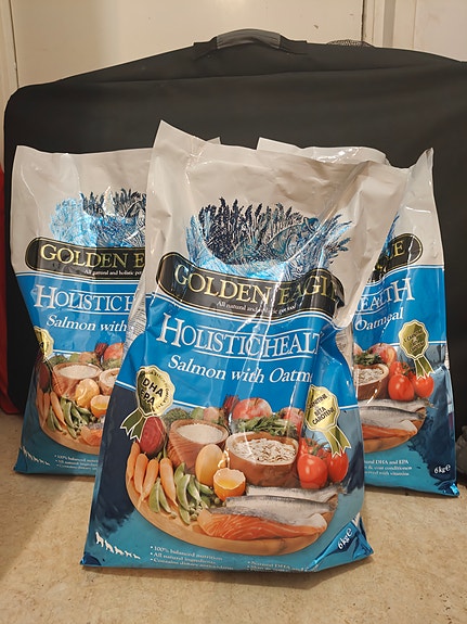 Golden Eagle Salmon with oatmeal