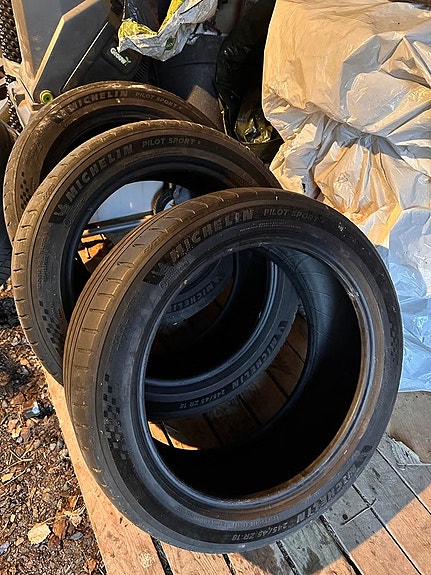 Michelin Pilot Sport 5 -kesärenkaat 245/45 ZR18 (3 kpl)