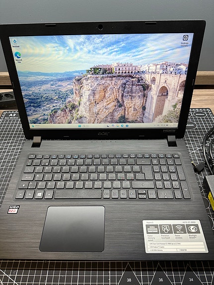 Acer Aspire 3 A315-21 / 4 Gt RAM / 120 Gt SSD / Windows 11 / Laturi