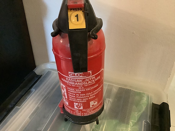 Gloria käsisammutin 6 kg punainen Autoon. / Veneeseen?