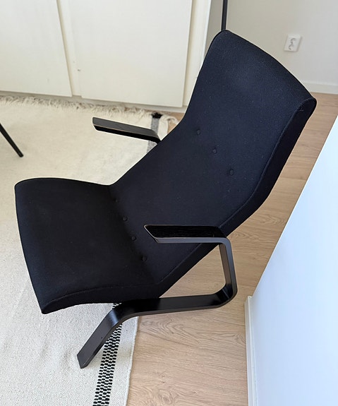 Grasshopper -nojatuoli, Eero Saarinen