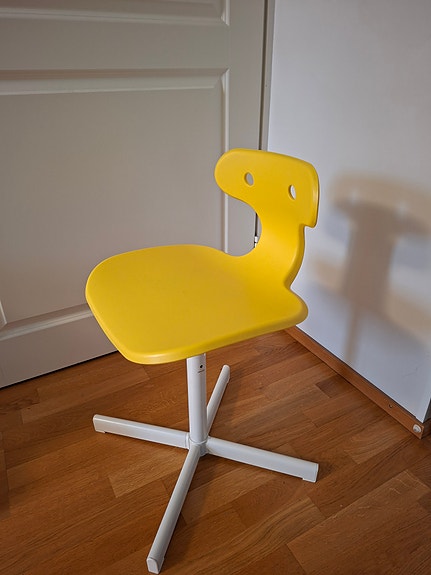 IKEA lasten tuoli keltainen