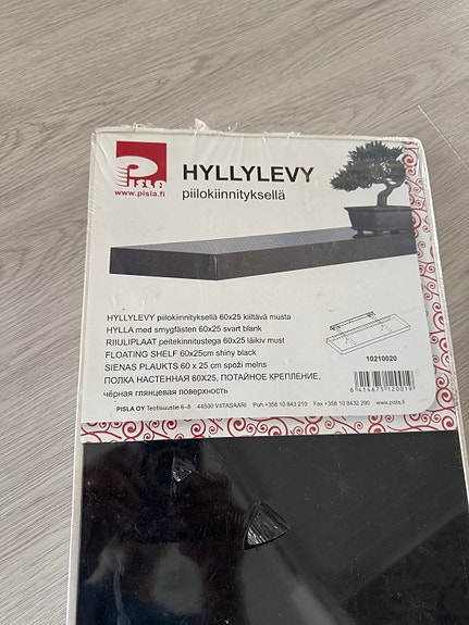 Pisla seinähylly 60*25 cm musta. piilokiinnike