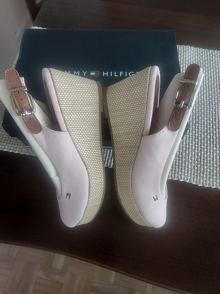 Tommy Hilfiger sandaalit kiilakorko koko 36 vaaleanpunainen
