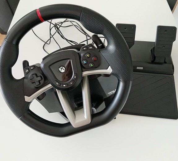 Hori RWO -rattiohjain + polkimet (Xbox ja PC)
