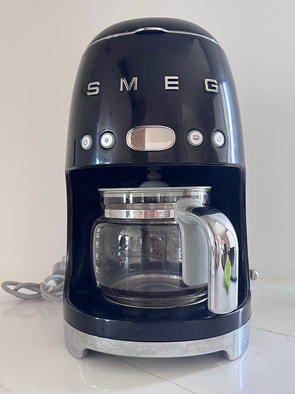 Smeg kahvinkeitin musta