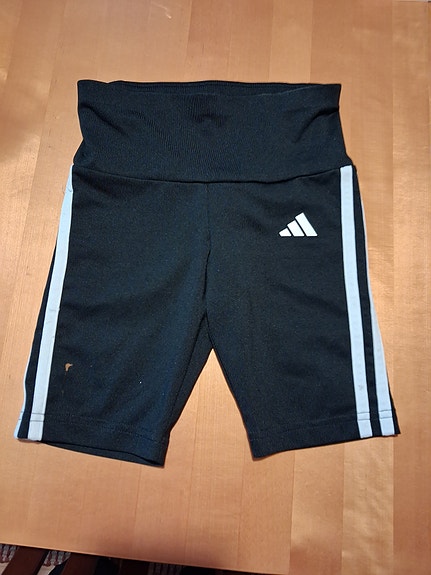 Adidas treenishortsit 128