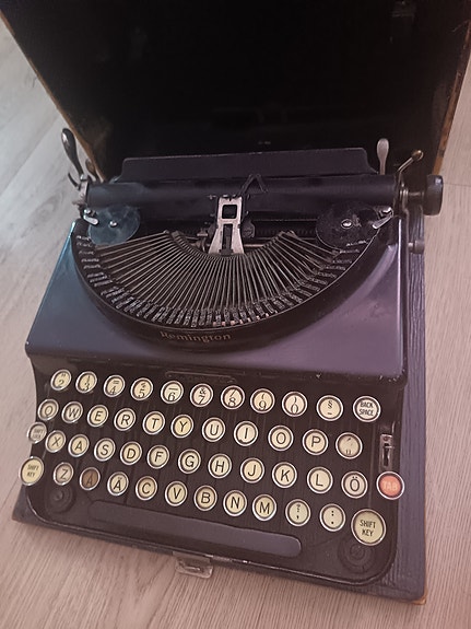 Vanha remington kirjoituskone