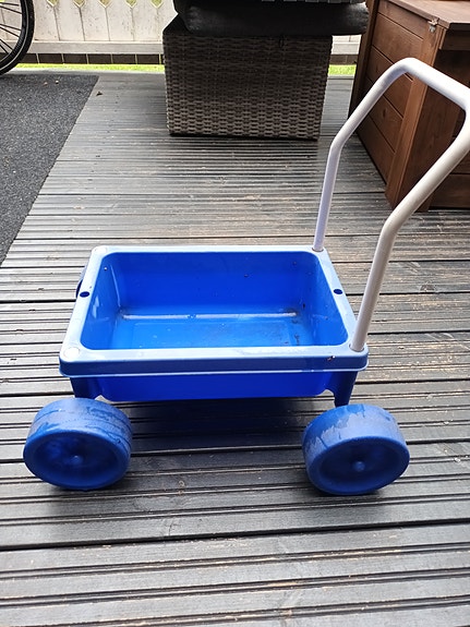 Plasto taaperokärry