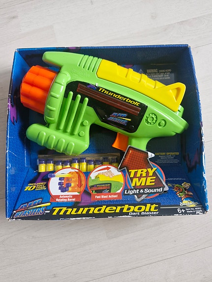 Air Blasters Thunderbolt leikkipyssy valoilla ja äänillä