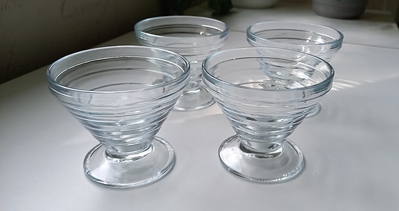 Iittala Aino Aalto lasiset jälkiruokakulhot 4 kpl