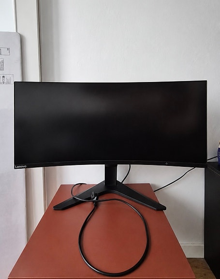 Lenovo G34w-10 34" Ultrawide kaareva pelinäyttö