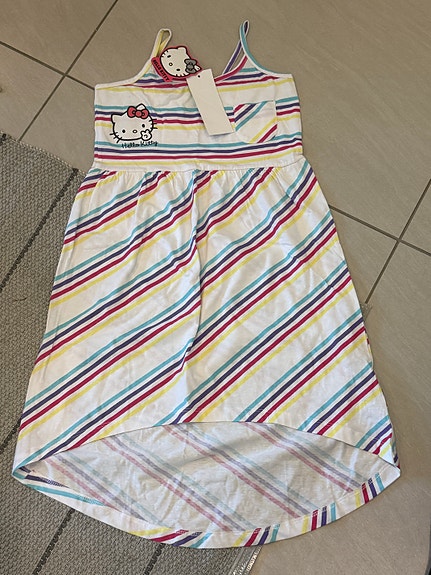 Hello Kitty trikoomekko 140cm