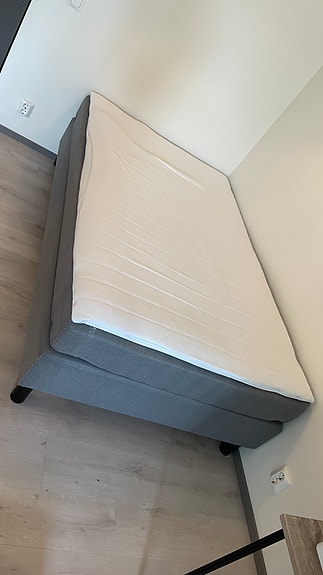 Jysk jenkkisänky harmaa 120x200