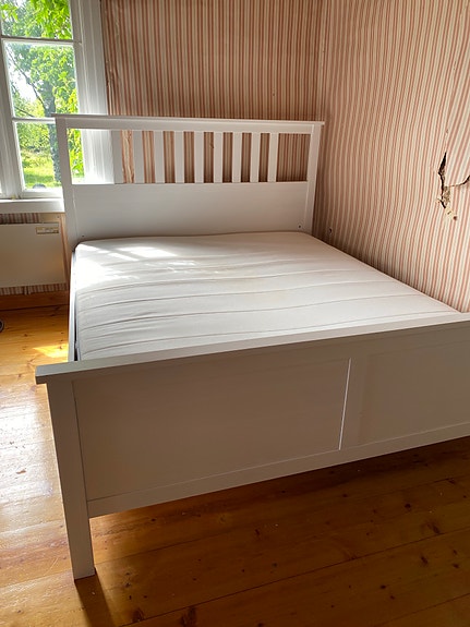 IKEA valkoinen sängynrunko 160 cm