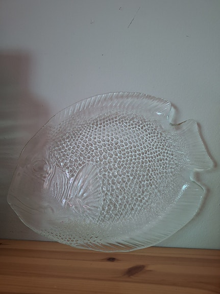 Lasinen kalalautanen 21 × 27 cm