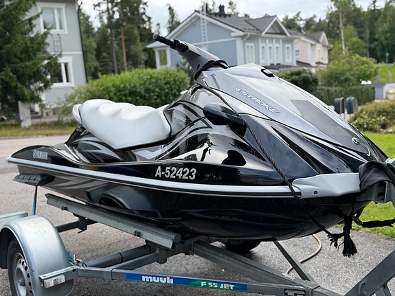 Yamaha VX Deluxe 4-stroke 83 tuntia + Muuli jettikärry 2008
