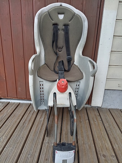 Lastenistuin polkupyörään