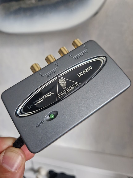 Behringer UCA200 USB-äänikortti
